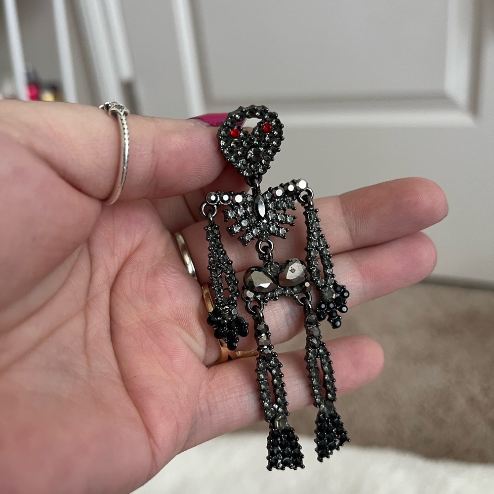 ⚡️2/$15⚡️Skeleton earrings - Picture 3 of 3